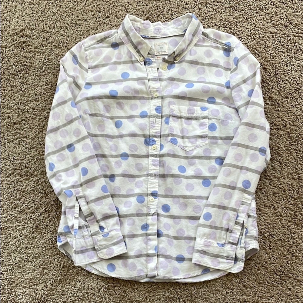 GAP shirt. 100% cotton, very soft fabric. Nonsmoking, pet free home. Worn once.